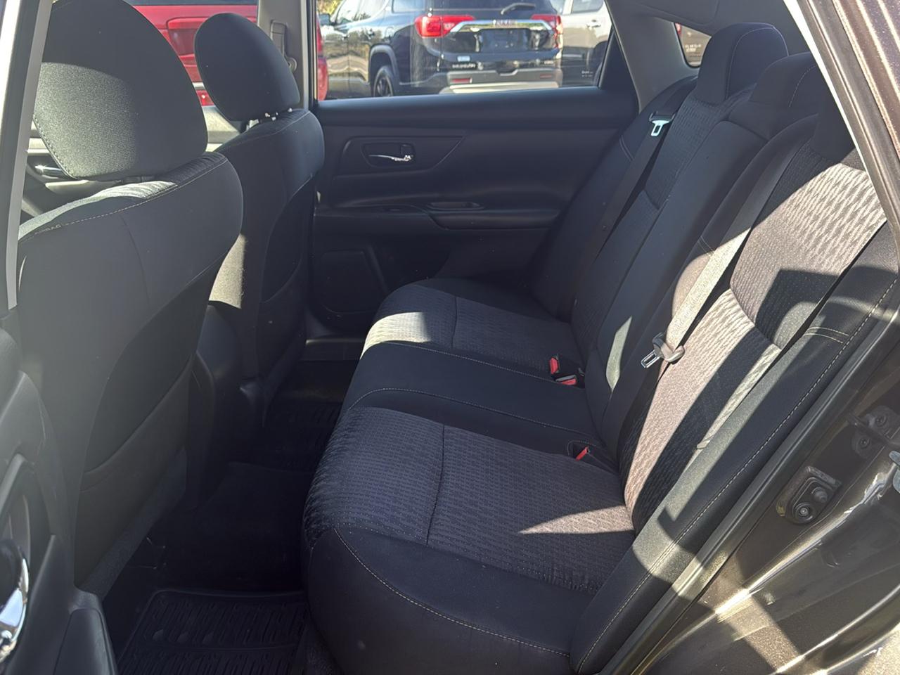 Nissan Altima 4dr Sdn I4 2.5 2016