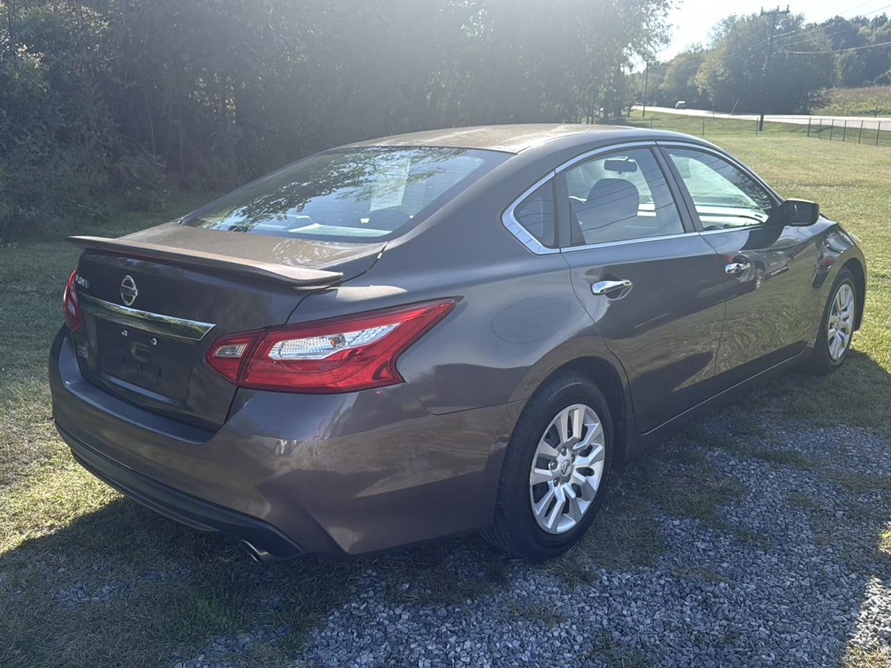 Nissan Altima 4dr Sdn I4 2.5 2016