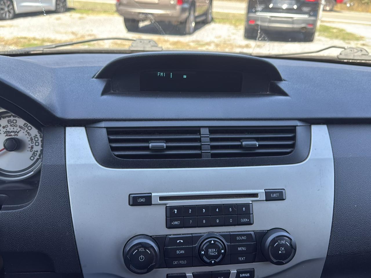 Ford Focus 4dr Sdn SE 2010