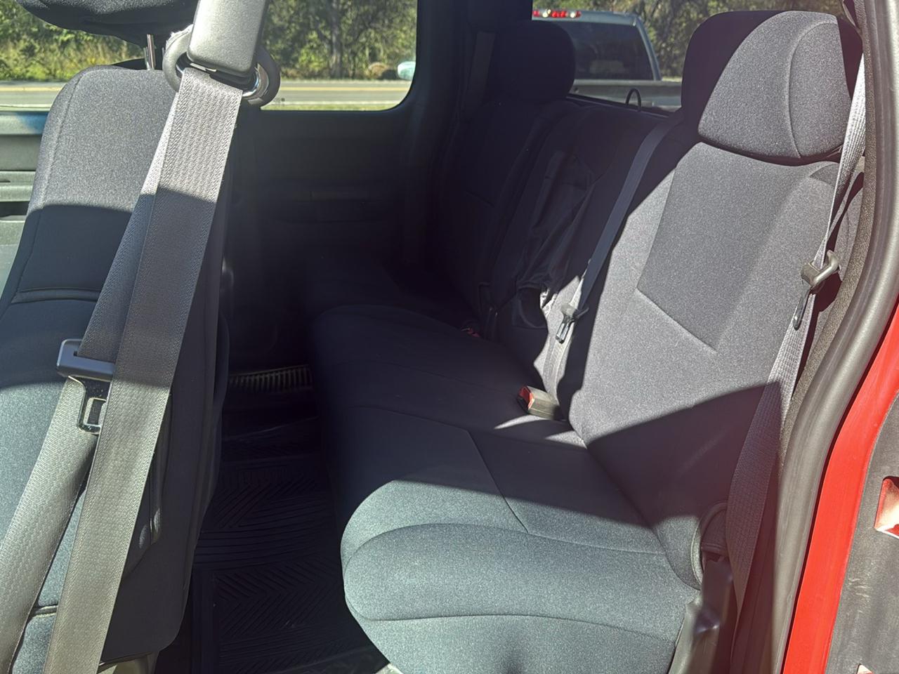 Chevrolet Silverado 1500 4WD Ext Cab 143.5" LT 2011
