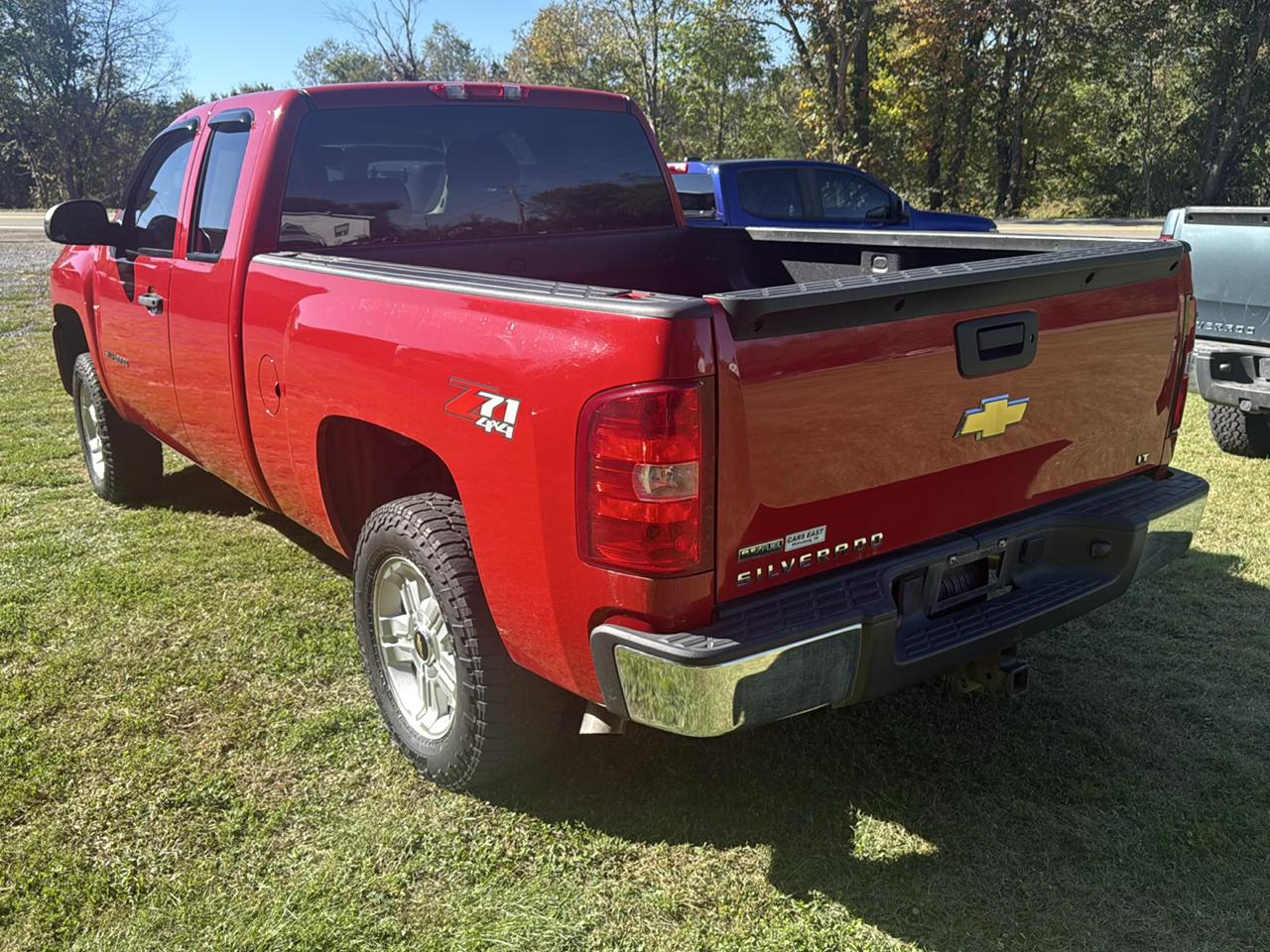 Chevrolet Silverado 1500 4WD Ext Cab 143.5" LT 2011