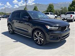 2022 Volvo XC40 