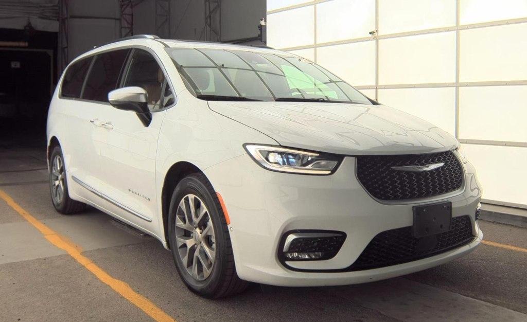 2023 Chrysler Pacifica Hybrid HYBRID PINNACLE