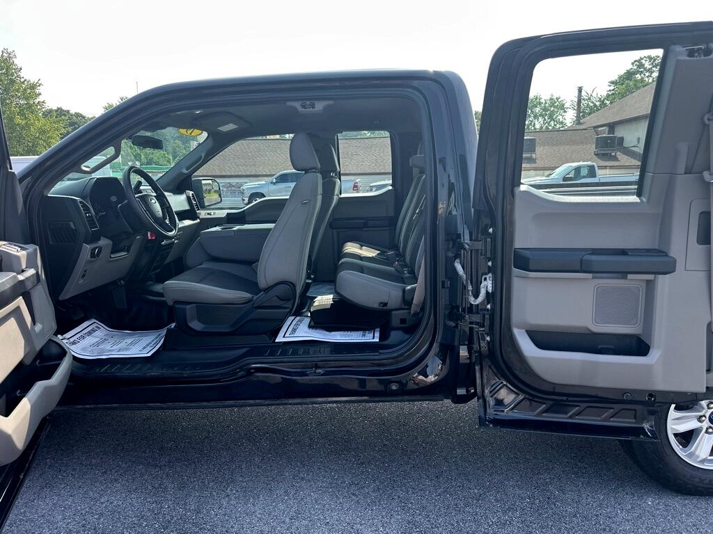 2019 Ford F-150 XLT photo 12