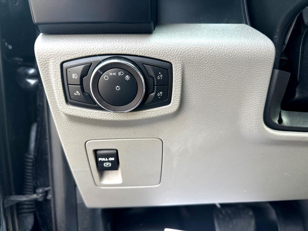 2019 Ford F-150 XLT photo 14