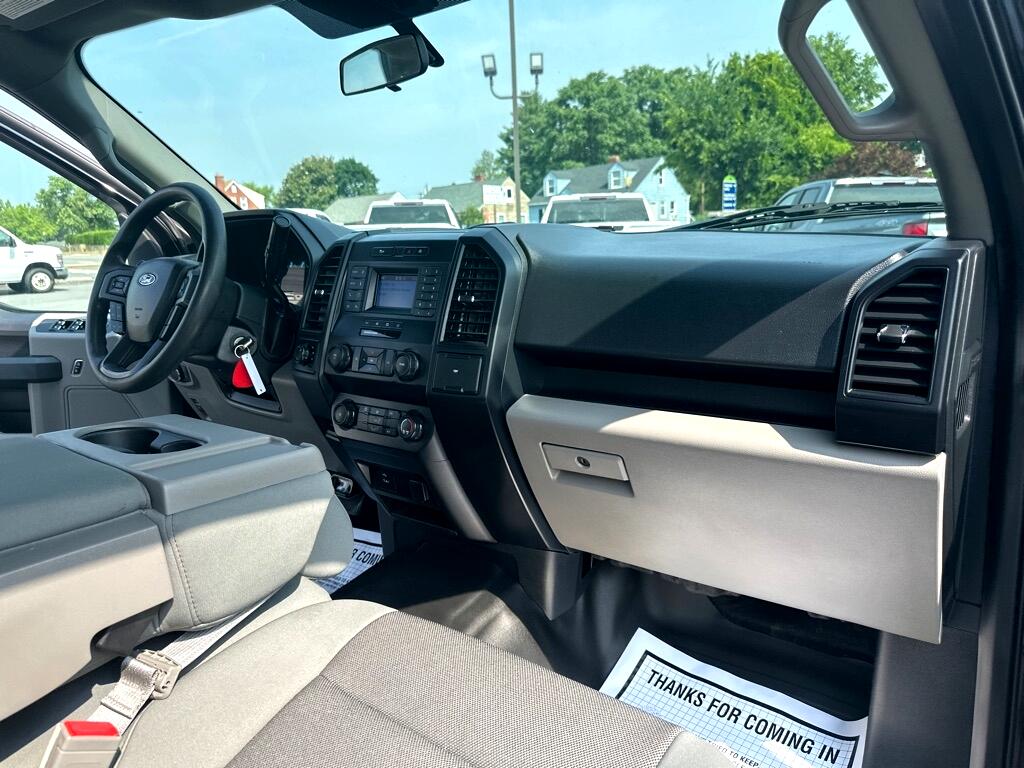 2019 Ford F-150 XLT photo 2
