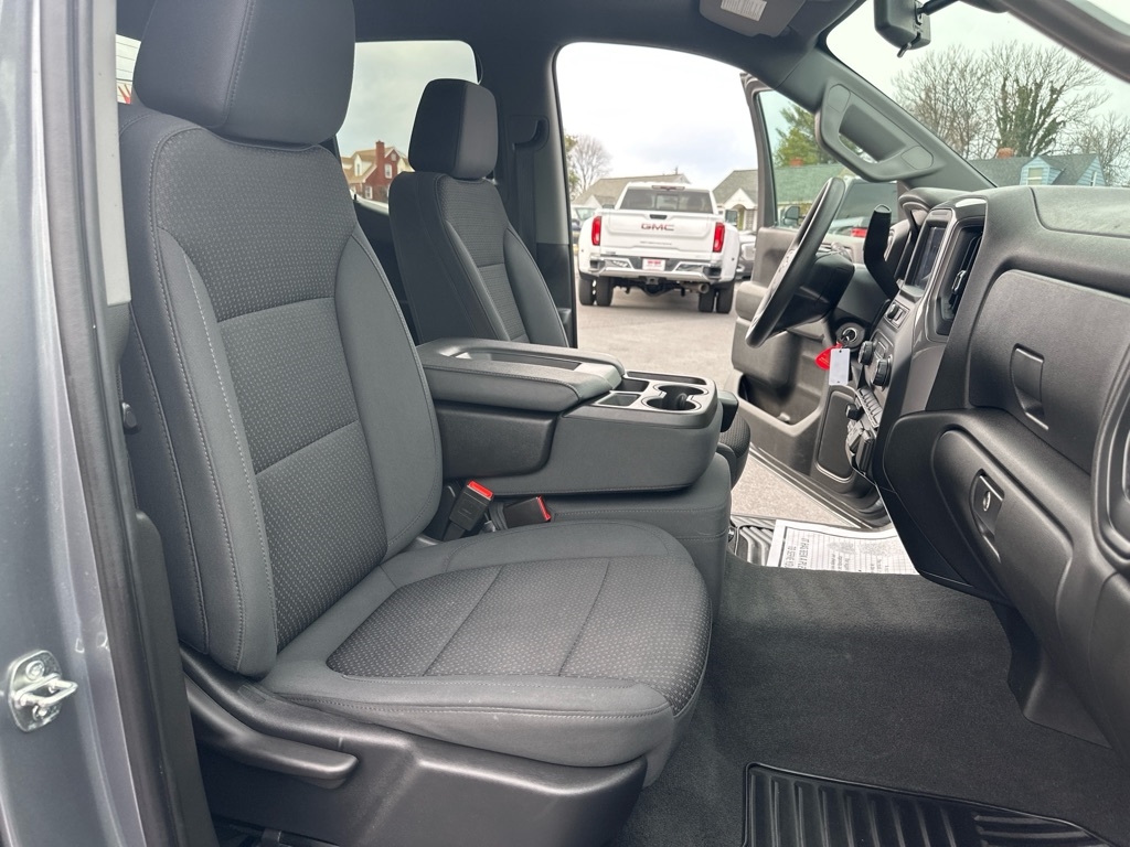 Chevrolet Silverado 1500 Custom Double Cab 4WD 2021
