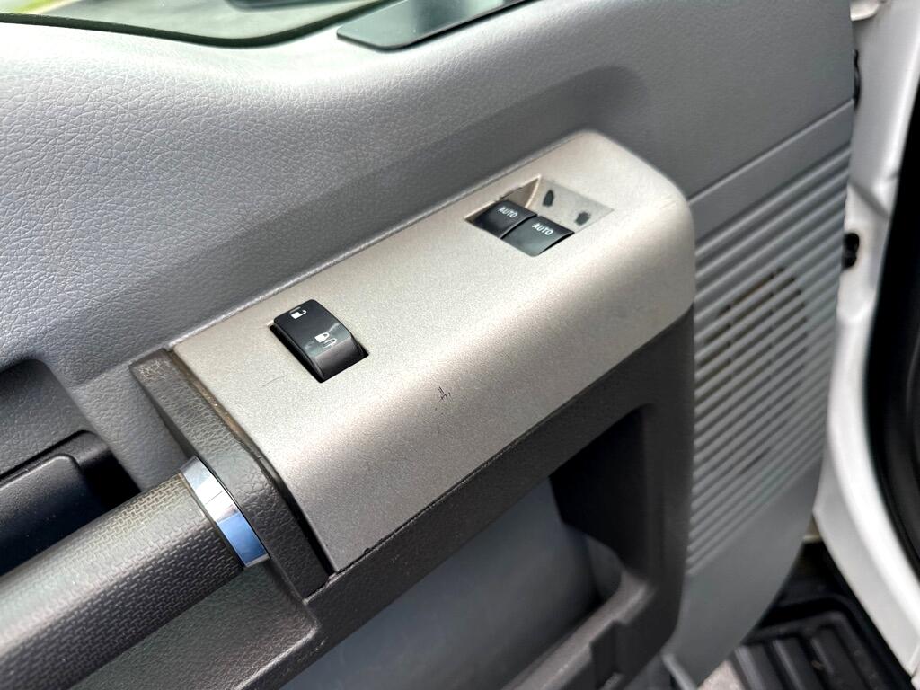 2013 Ford F-550 XLT photo 15