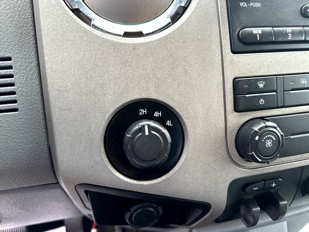 2013 Ford F-550 XLT photo 19