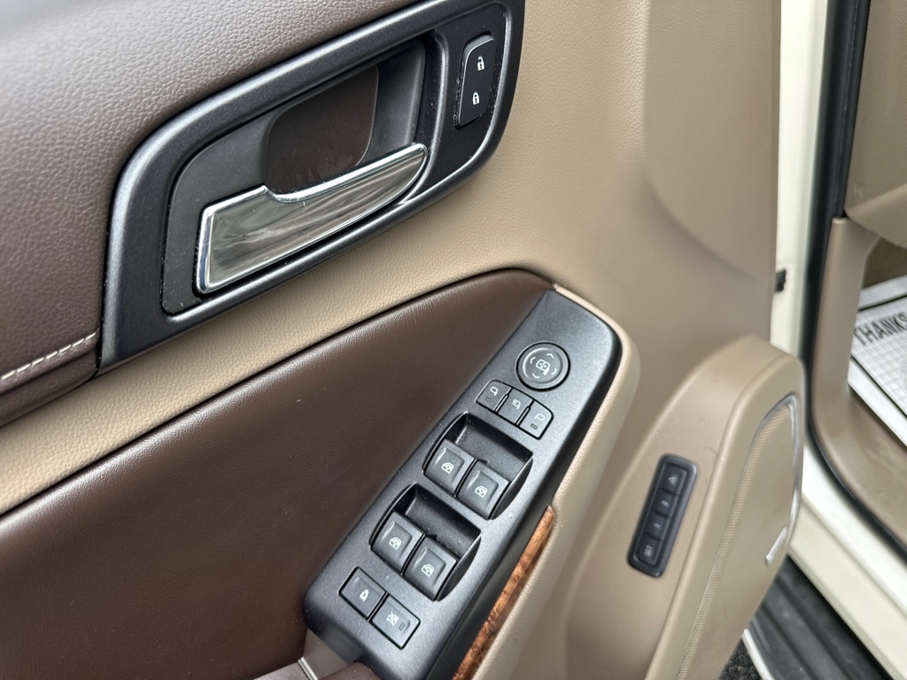 2015 Chevrolet Tahoe LTZ photo 13