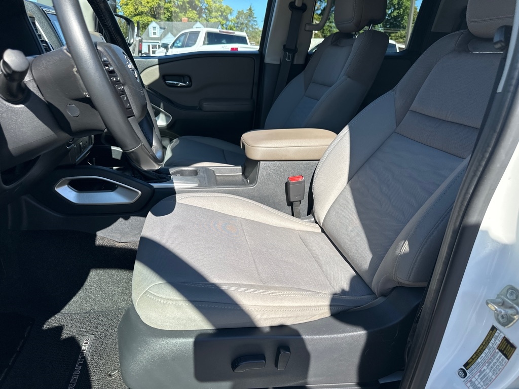 Nissan Frontier SV Crew Cab 4WD LWB 2022