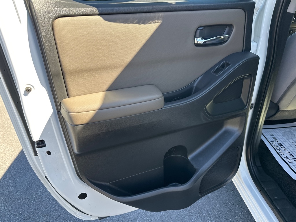 Nissan Frontier SV Crew Cab 4WD LWB 2022