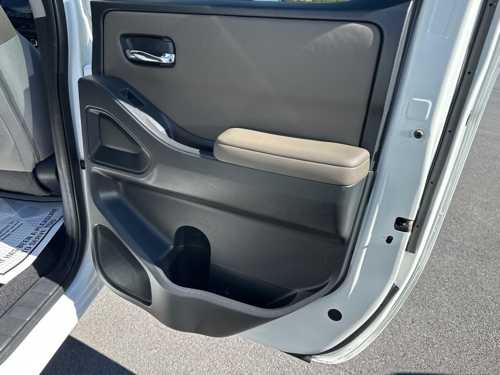 Nissan Frontier SV Crew Cab 4WD LWB 2022