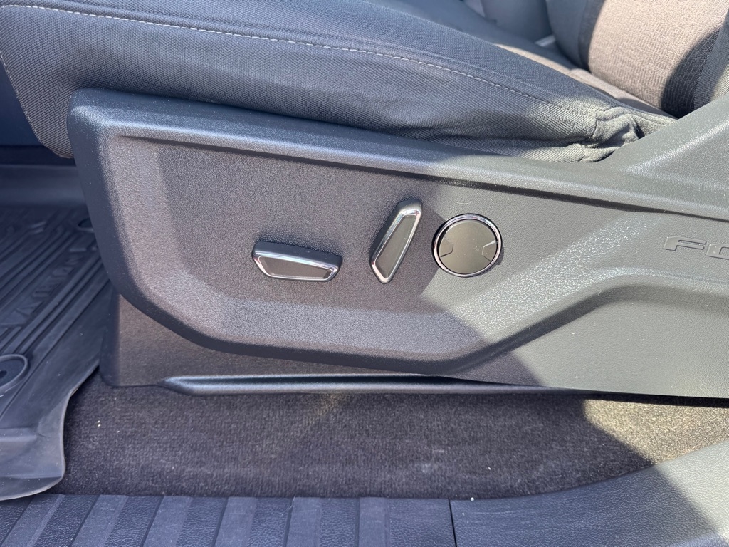 Ford F-150 4WD SuperCrew 145" XLT 2021