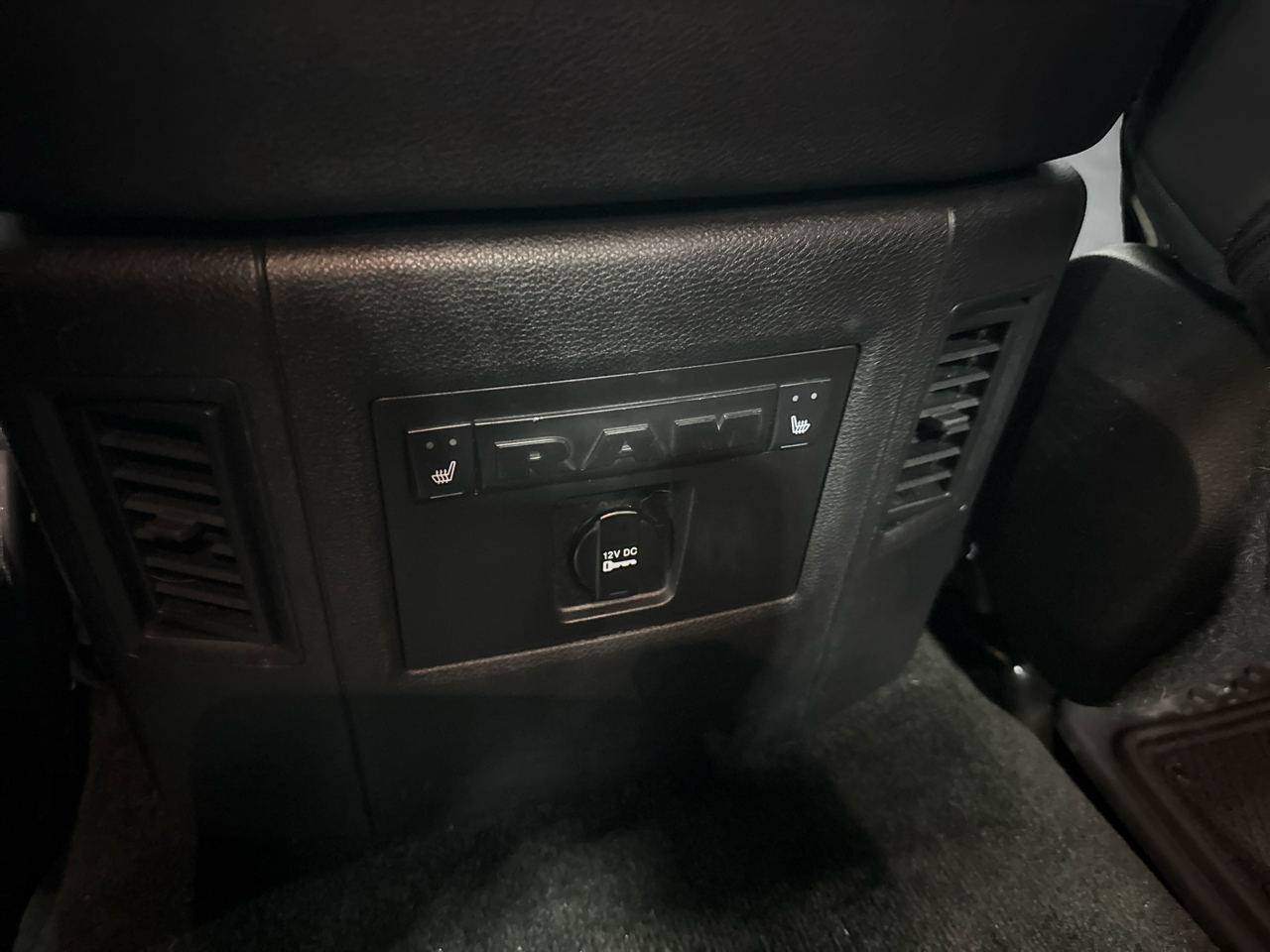 RAM 1500 4WD Crew Cab 149" Limited 2014