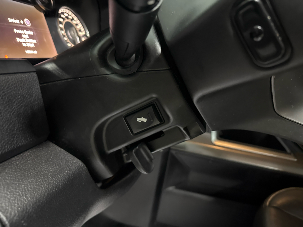 RAM 1500 4WD Crew Cab 149" Limited 2014