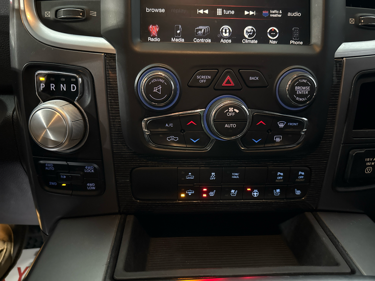 RAM 1500 4WD Crew Cab 149" Limited 2014