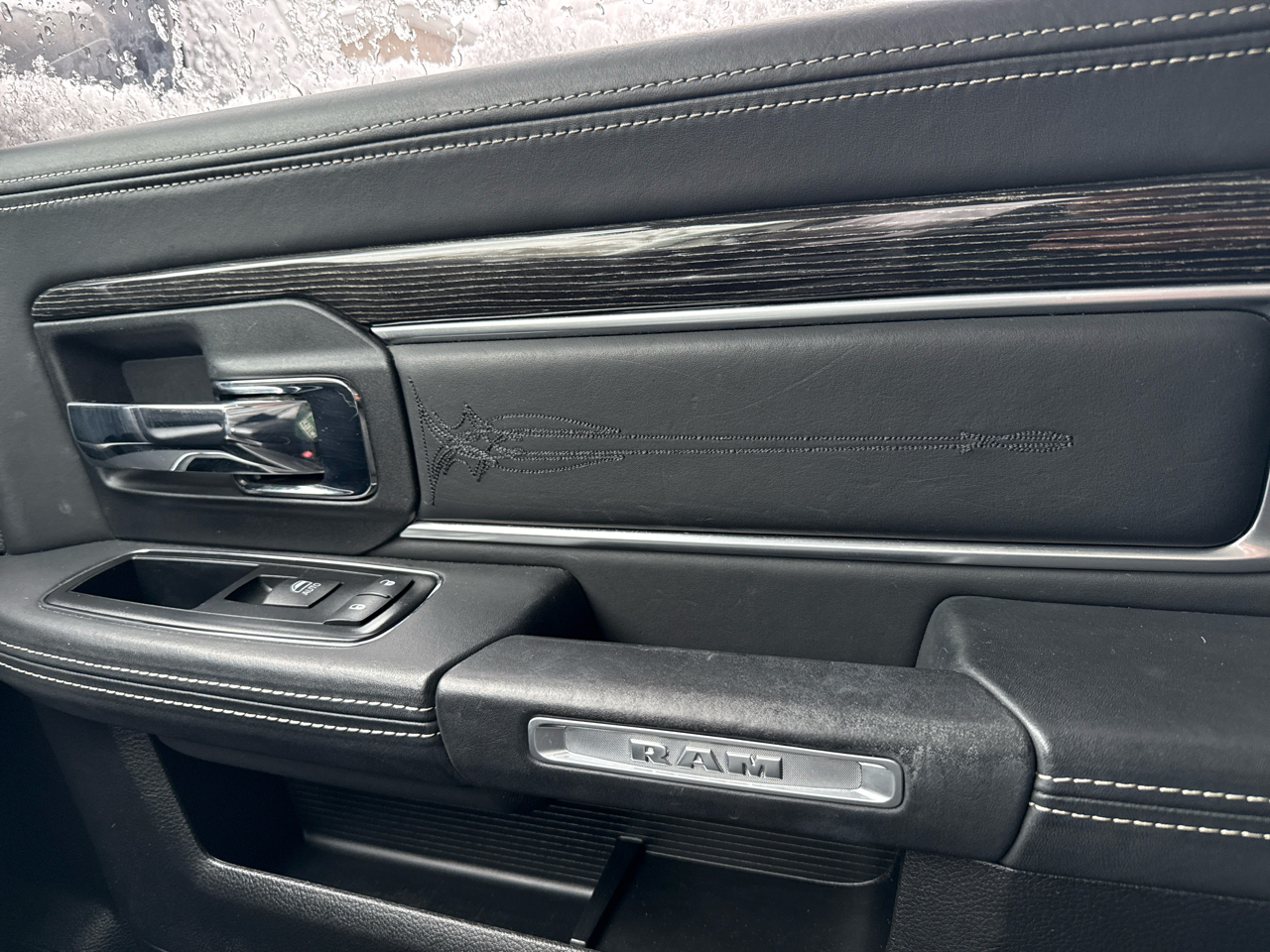 RAM 1500 4WD Crew Cab 149" Limited 2014