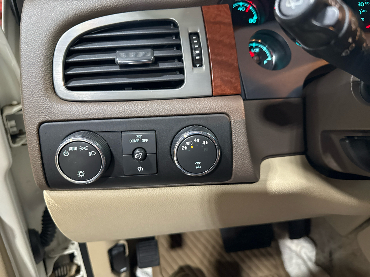 GMC Yukon XL SLT-2 1/2 Ton 4WD 2008