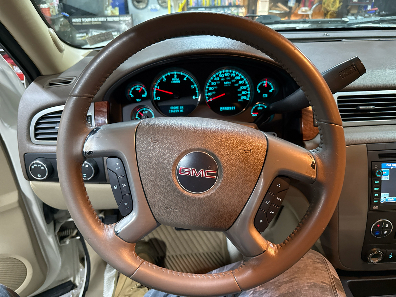 GMC Yukon XL SLT-2 1/2 Ton 4WD 2008