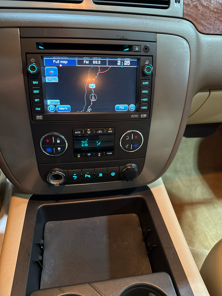 GMC Yukon XL SLT-2 1/2 Ton 4WD 2008