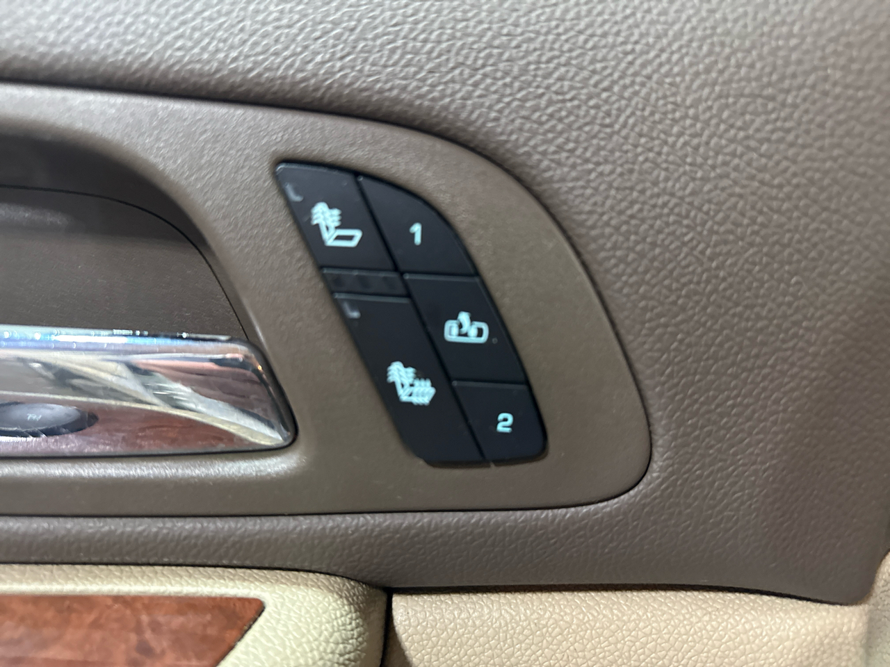 GMC Yukon XL SLT-2 1/2 Ton 4WD 2008