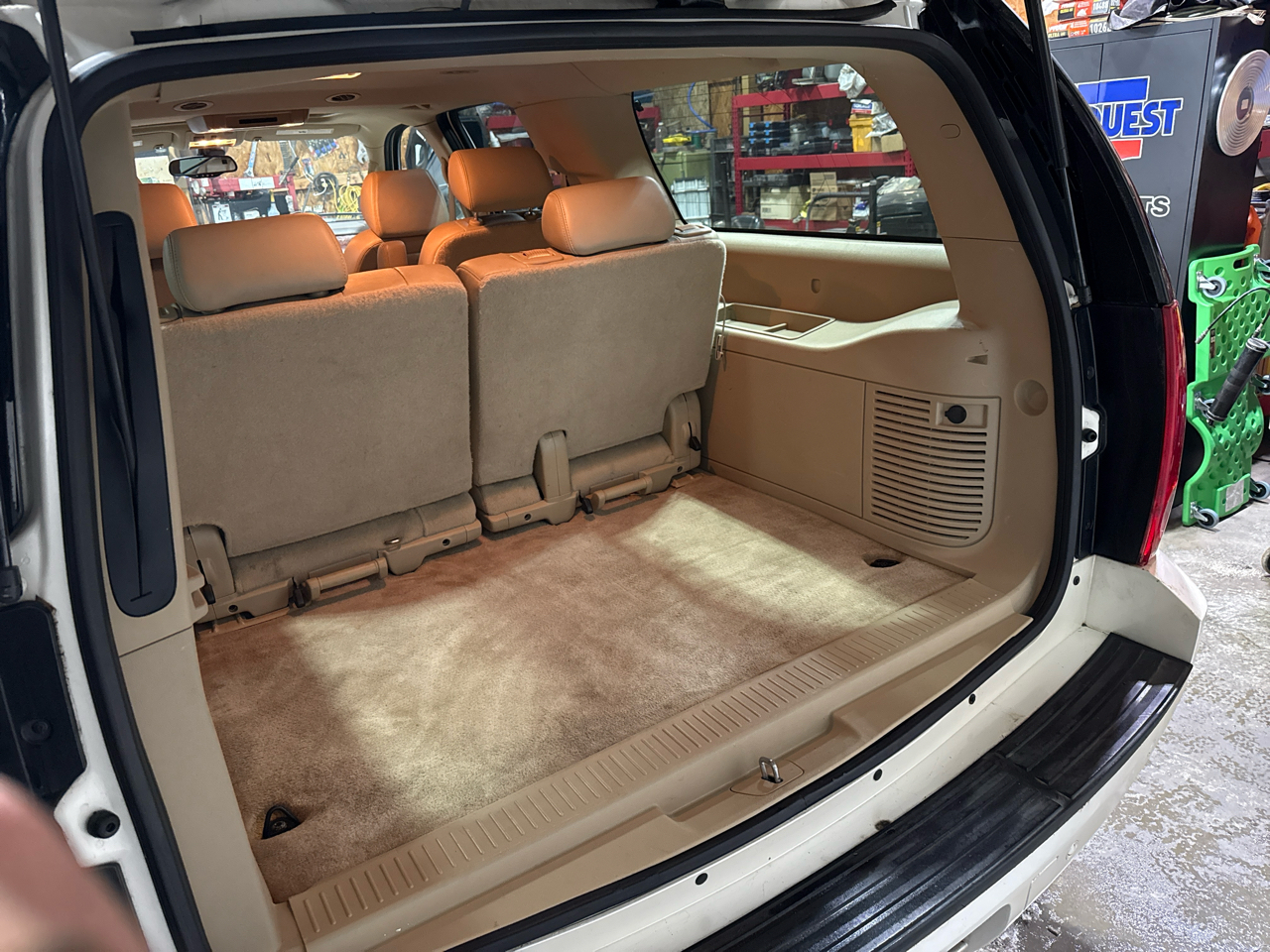 GMC Yukon XL SLT-2 1/2 Ton 4WD 2008