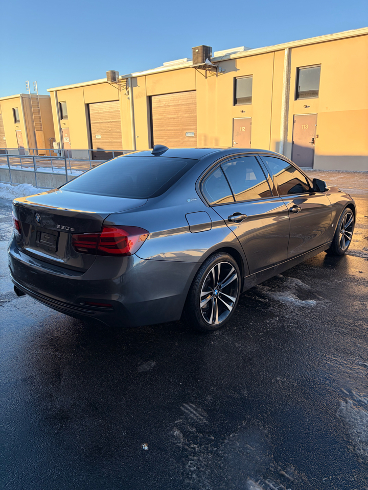 BMW 3-Series 330e iPerformance Sedan 2018