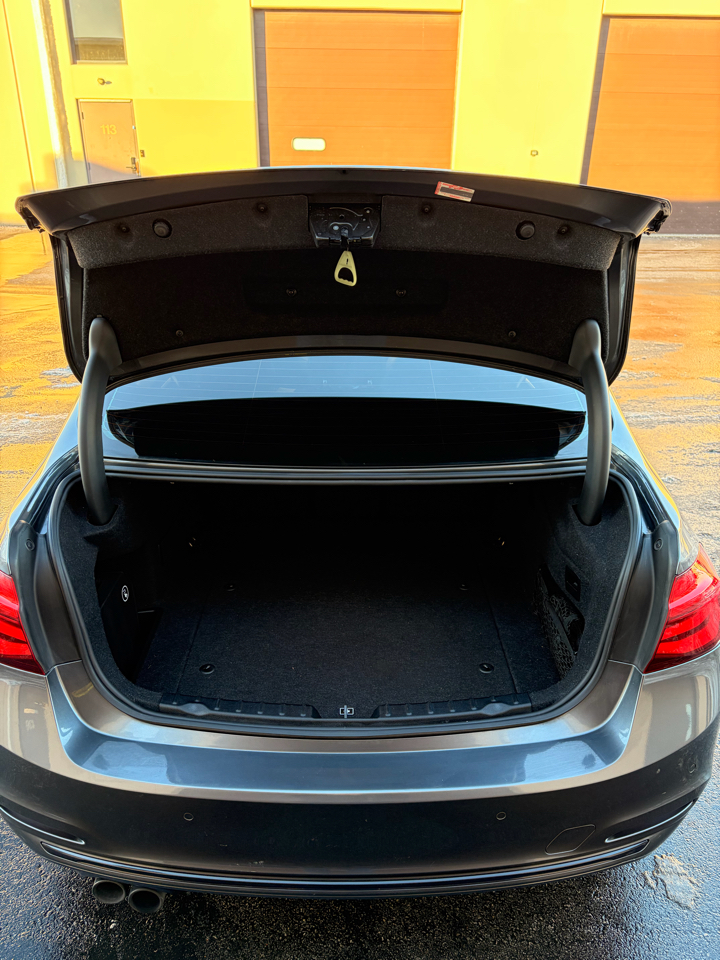 BMW 3-Series 330e iPerformance Sedan 2018