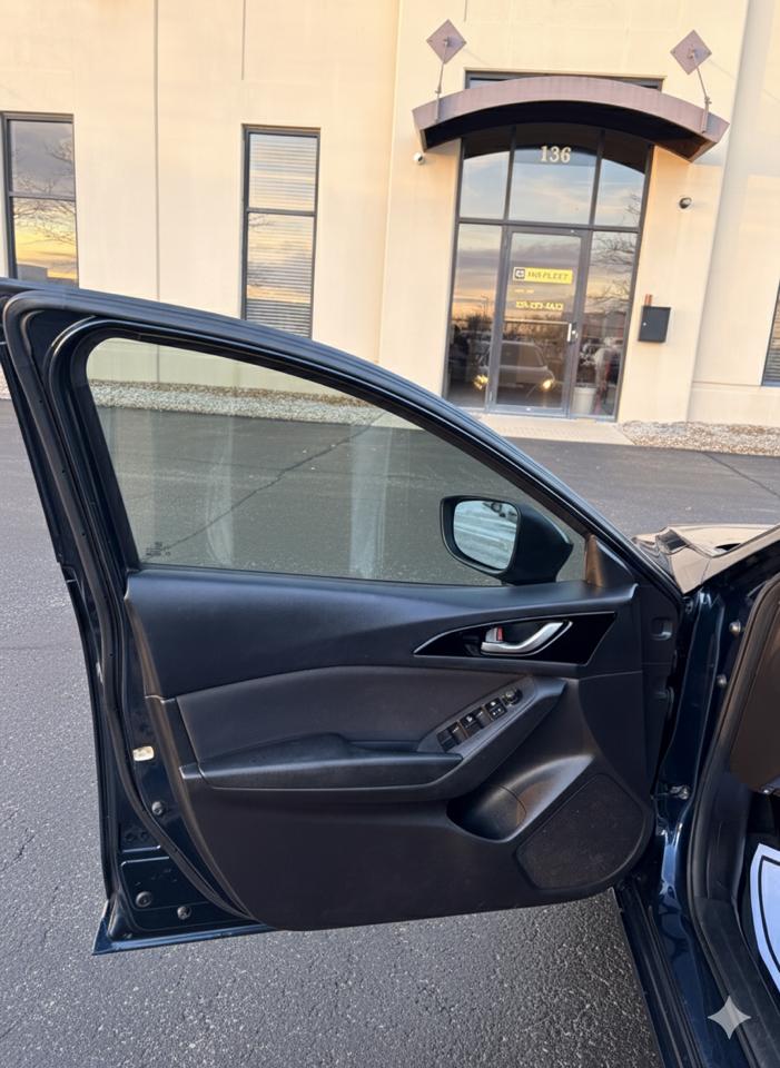 Mazda MAZDA3 i Sport AT 4-Door 2016