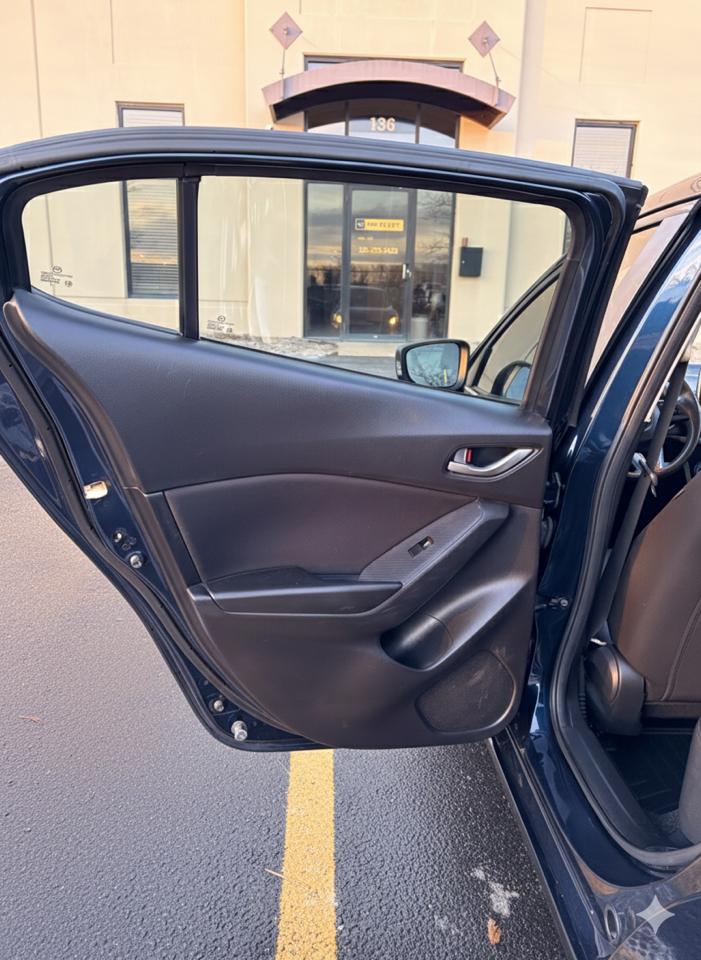 Mazda MAZDA3 i Sport AT 4-Door 2016