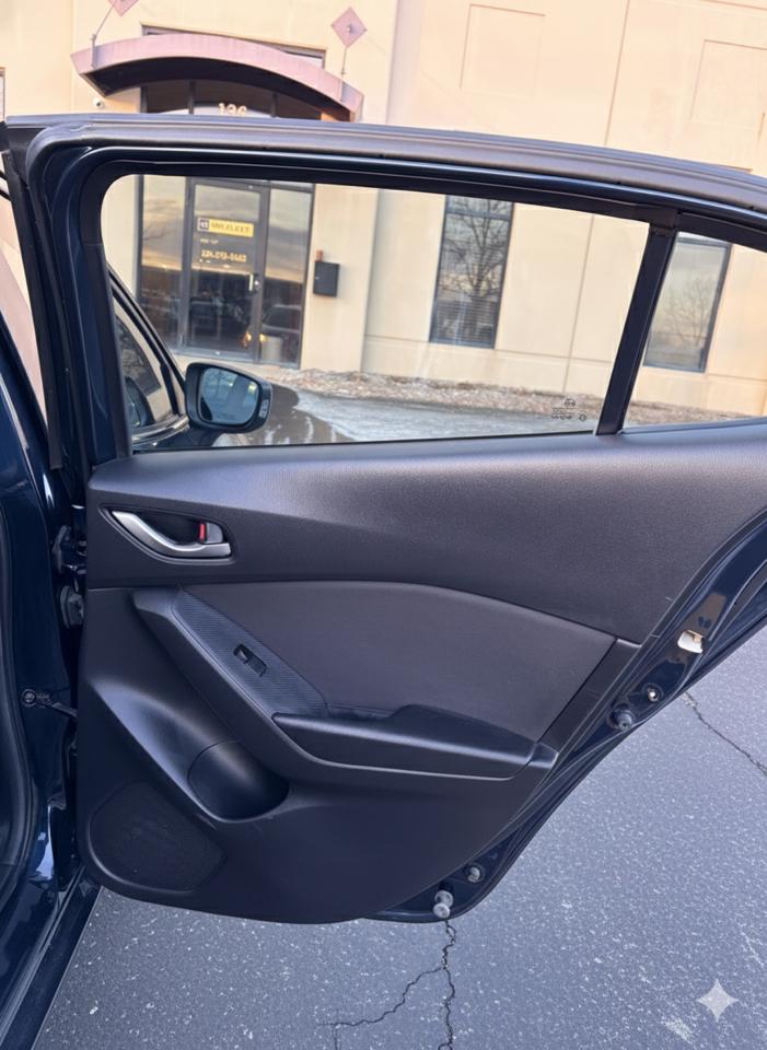 Mazda MAZDA3 i Sport AT 4-Door 2016