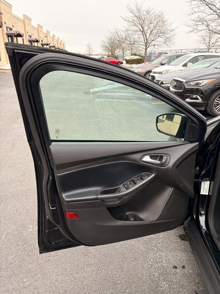 Ford Focus SEL Hatch 2018