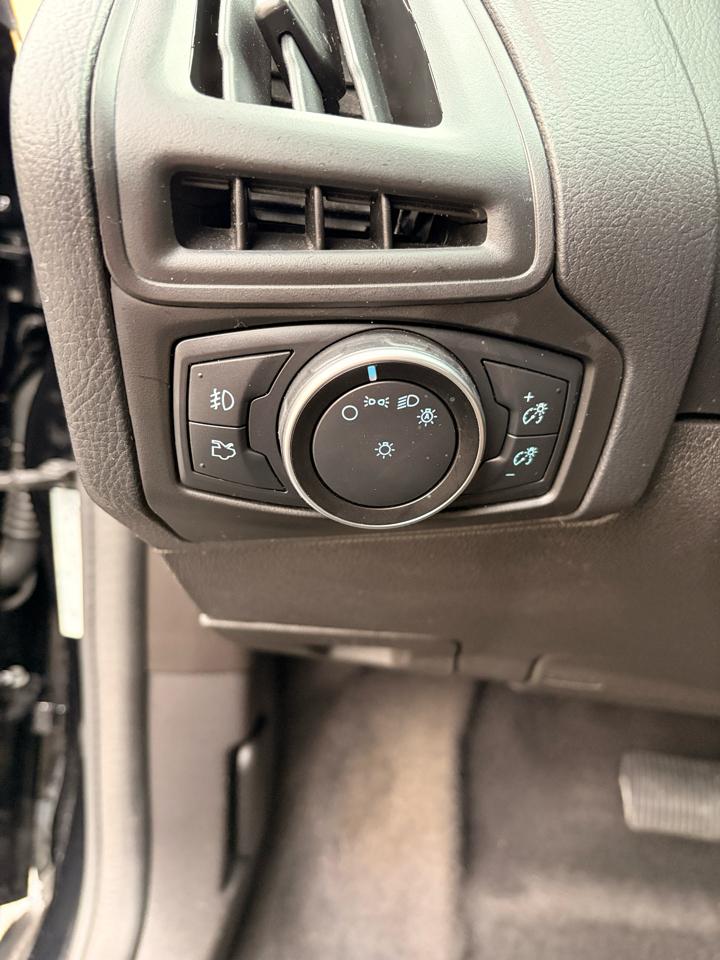 Ford Focus SEL Hatch 2018