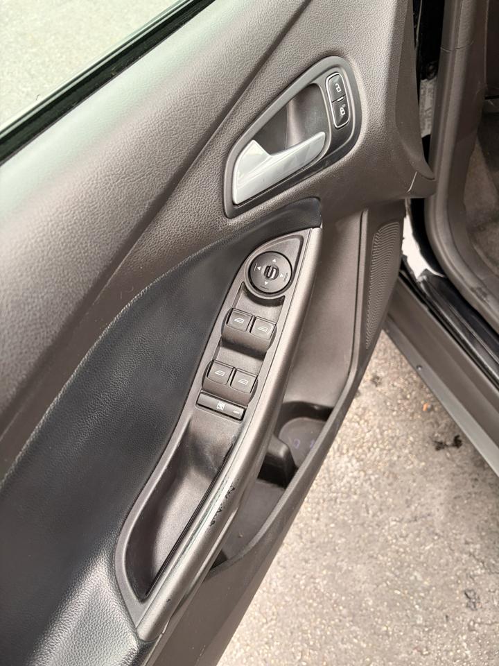 Ford Focus SEL Hatch 2018