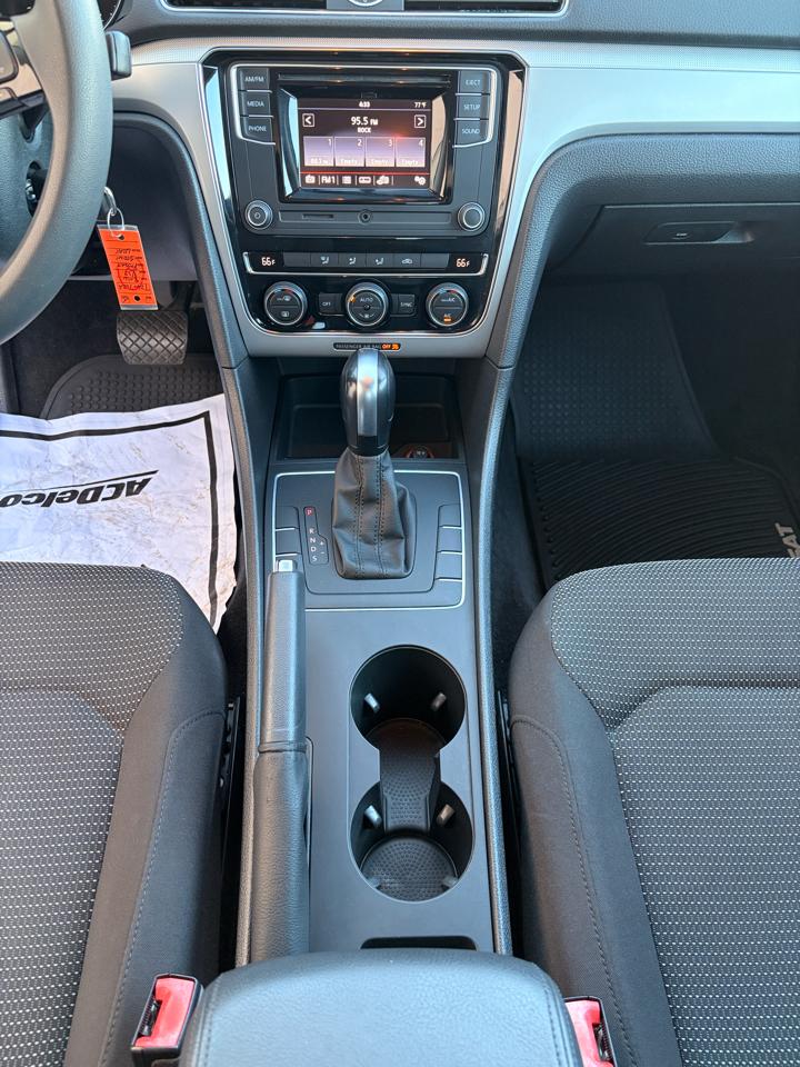 Volkswagen Passat S PZEV 6A 2016