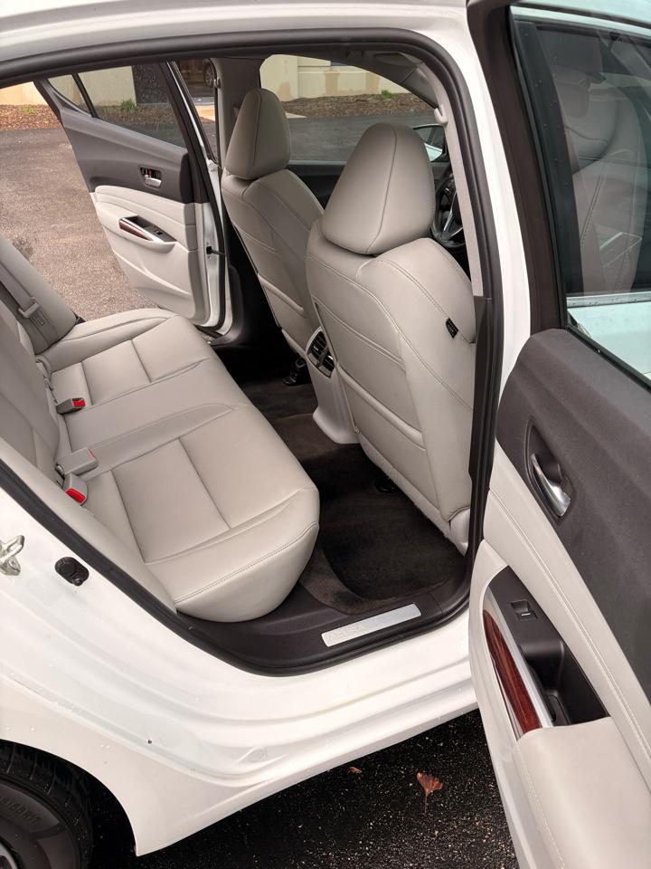 Acura TLX Base 2.4L 2017