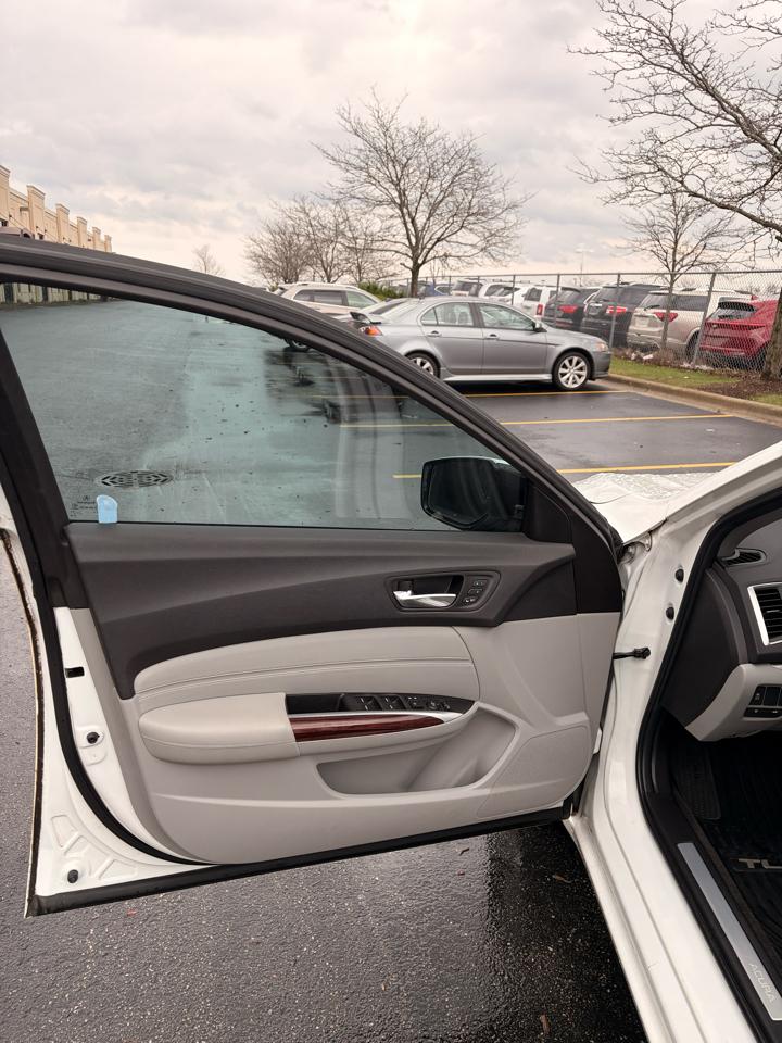 Acura TLX Base 2.4L 2017