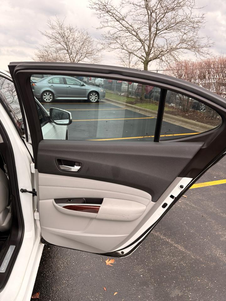 Acura TLX Base 2.4L 2017