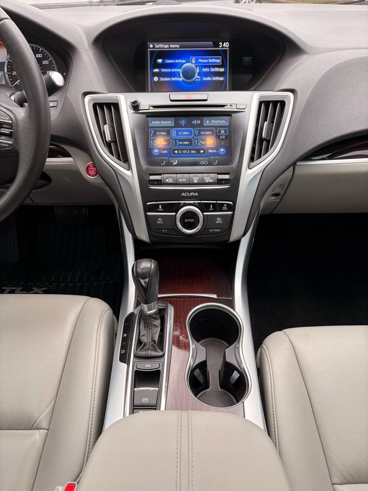 Acura TLX Base 2.4L 2017