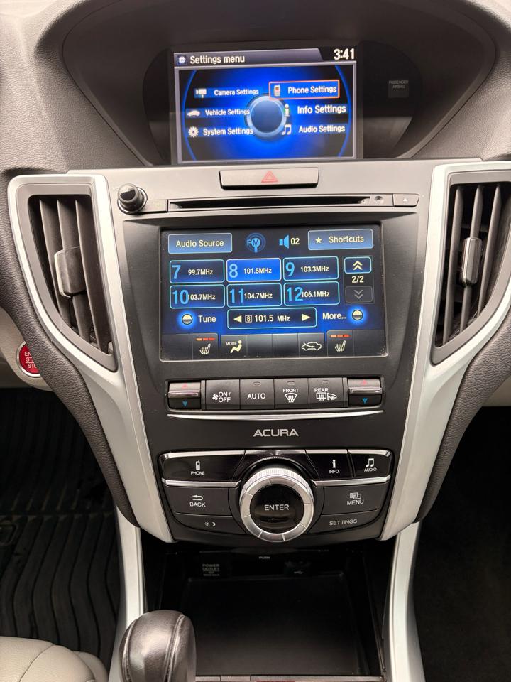 Acura TLX Base 2.4L 2017