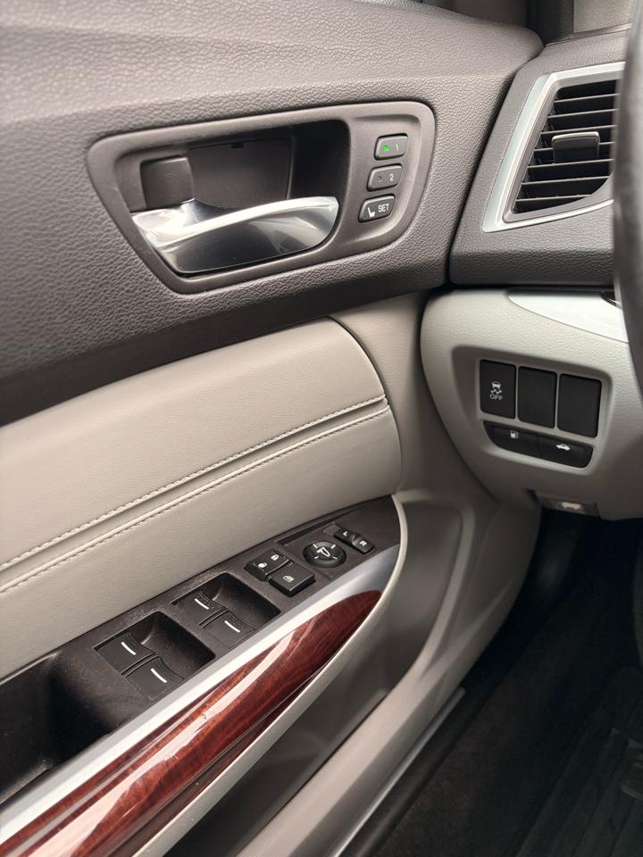 Acura TLX Base 2.4L 2017