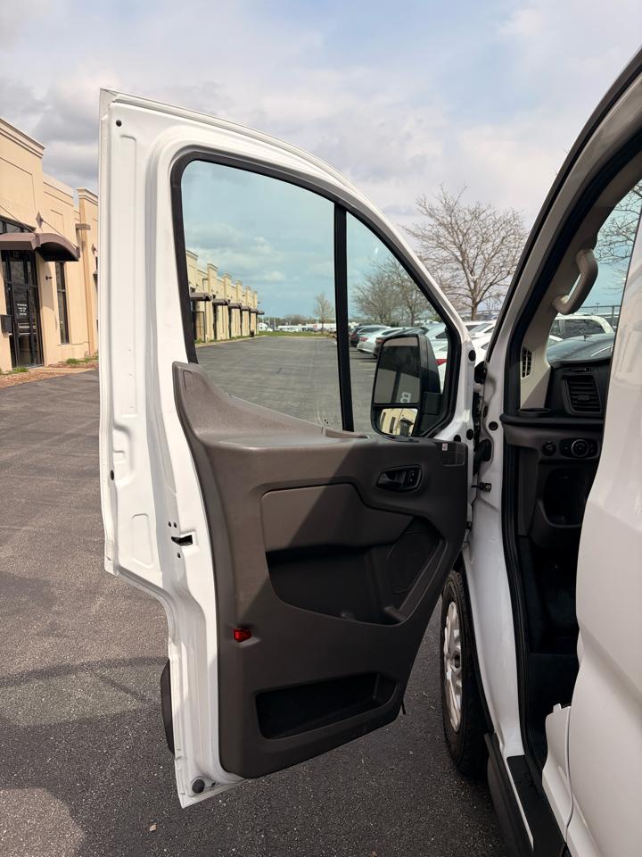 Ford Transit 150 Van Low Roof w/Sliding Pass. 130-in. WB 2020