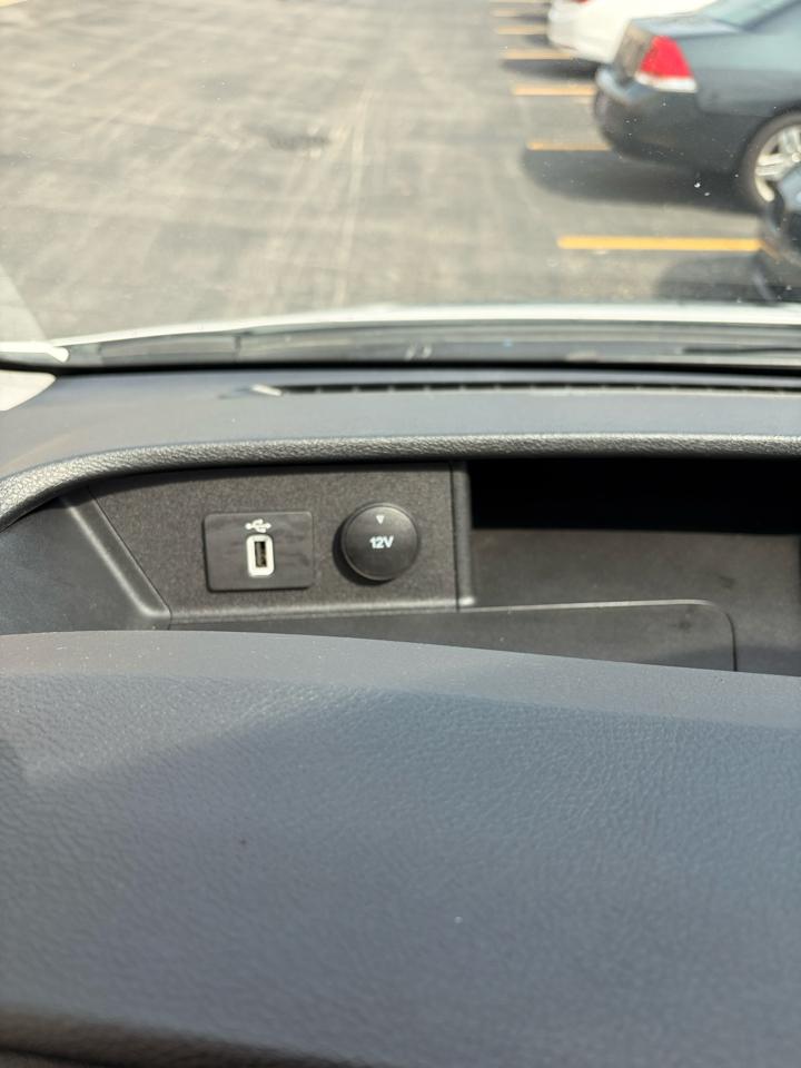 Ford Transit 150 Van Low Roof w/Sliding Pass. 130-in. WB 2020