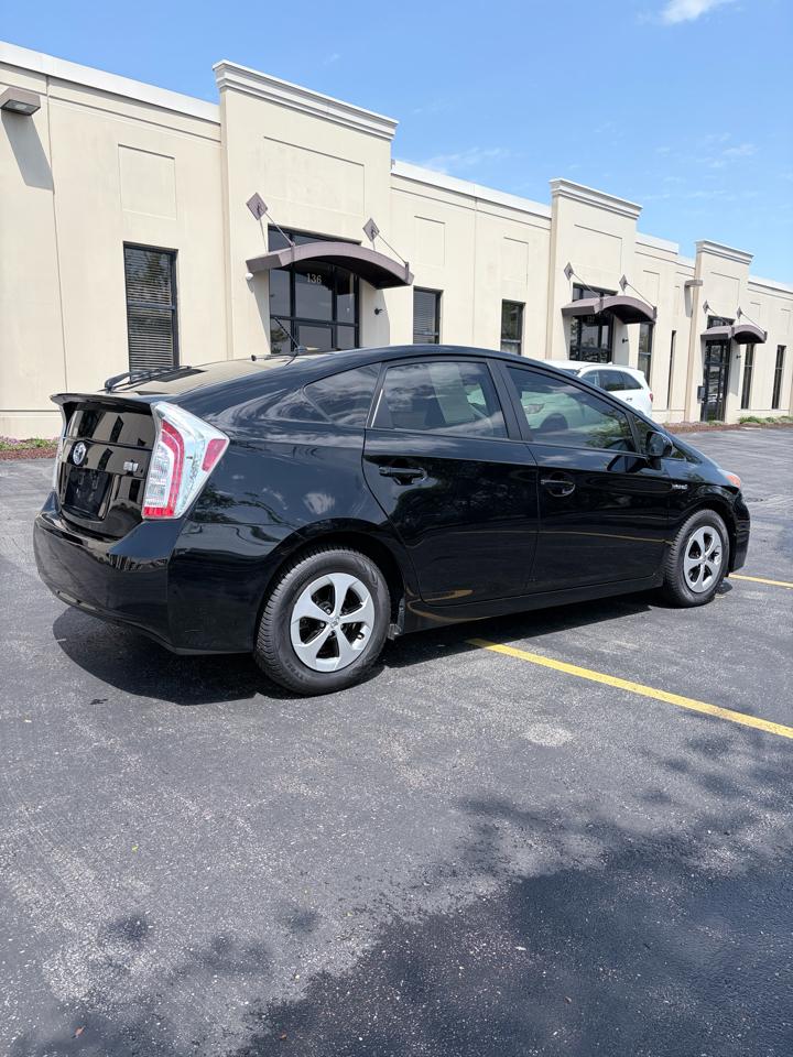 Toyota Prius Prius V 2012