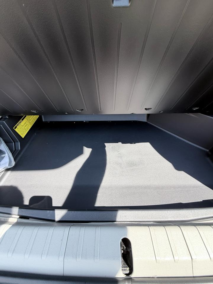 Toyota Prius Prius V 2012