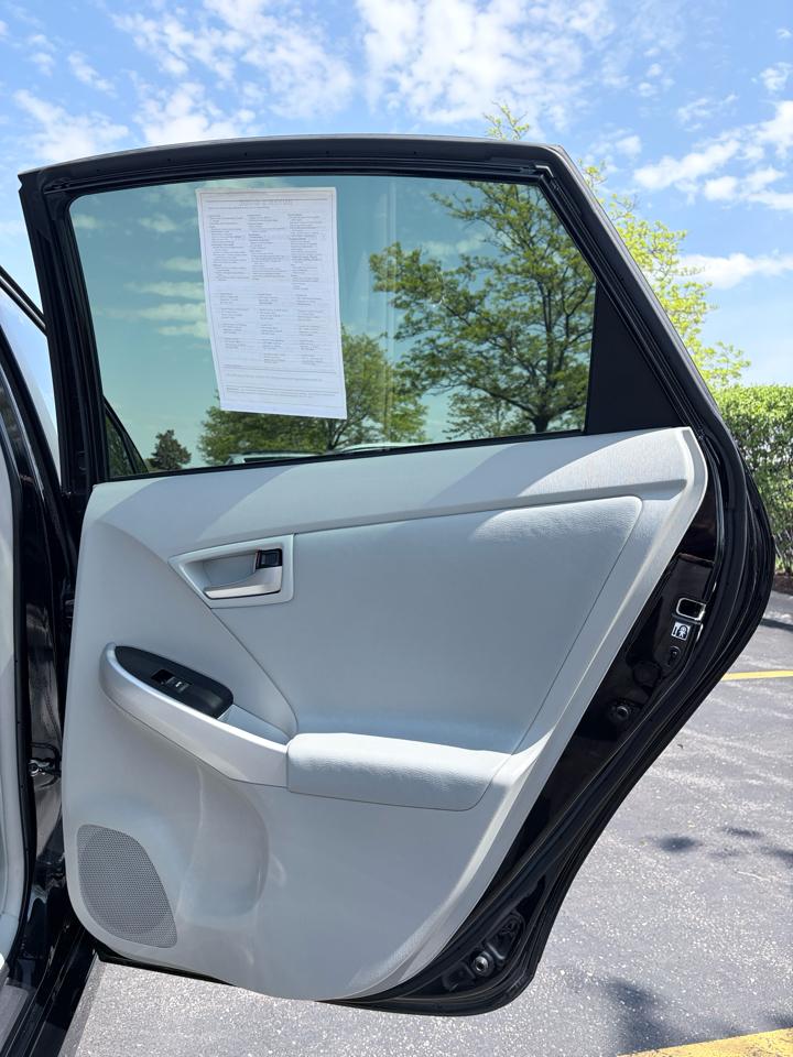Toyota Prius Prius V 2012