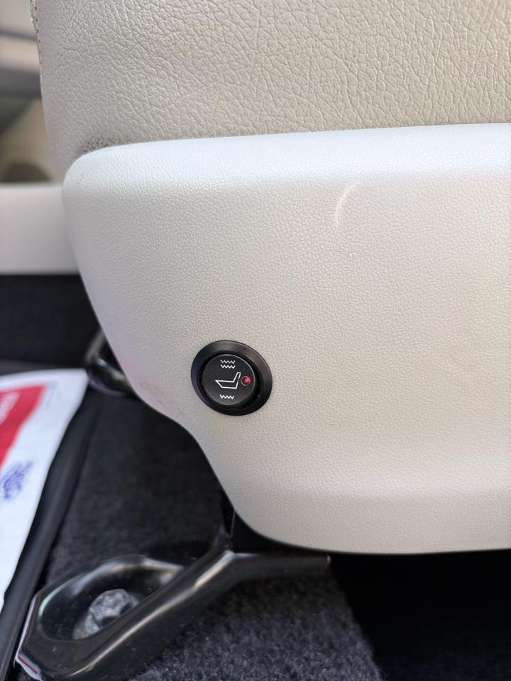 Toyota Prius Prius V 2012