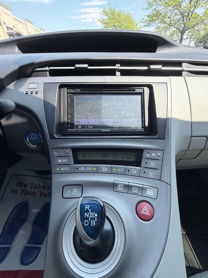 Toyota Prius Prius V 2012