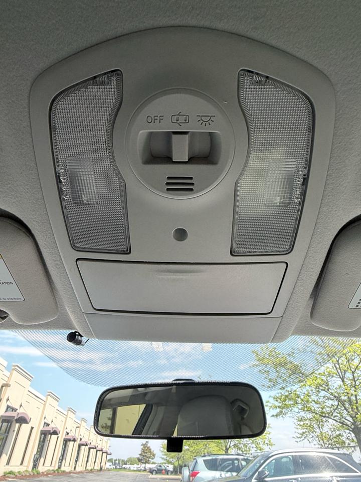 Toyota Prius Prius V 2012